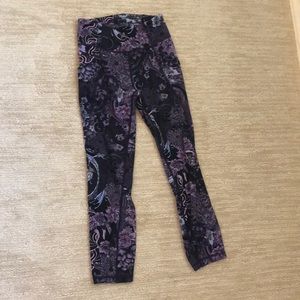 Lululemon size 4 cropped leggings